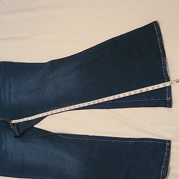 And Now This Jeans, Bootcut, Size 26W. NWT, The Vintage Flare Highrise Stretch - Picture 11 of 16